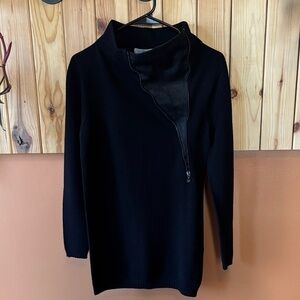D, Exterior Lamb Wool Black Zipper Sweater